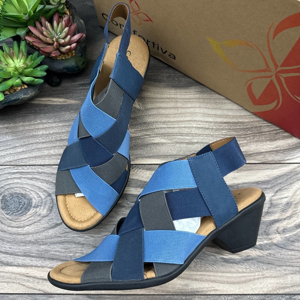 NIB Comfortiva Farrow 8W WIDE 39 Denim Multi Blue Stretch Woven Sling Sandals